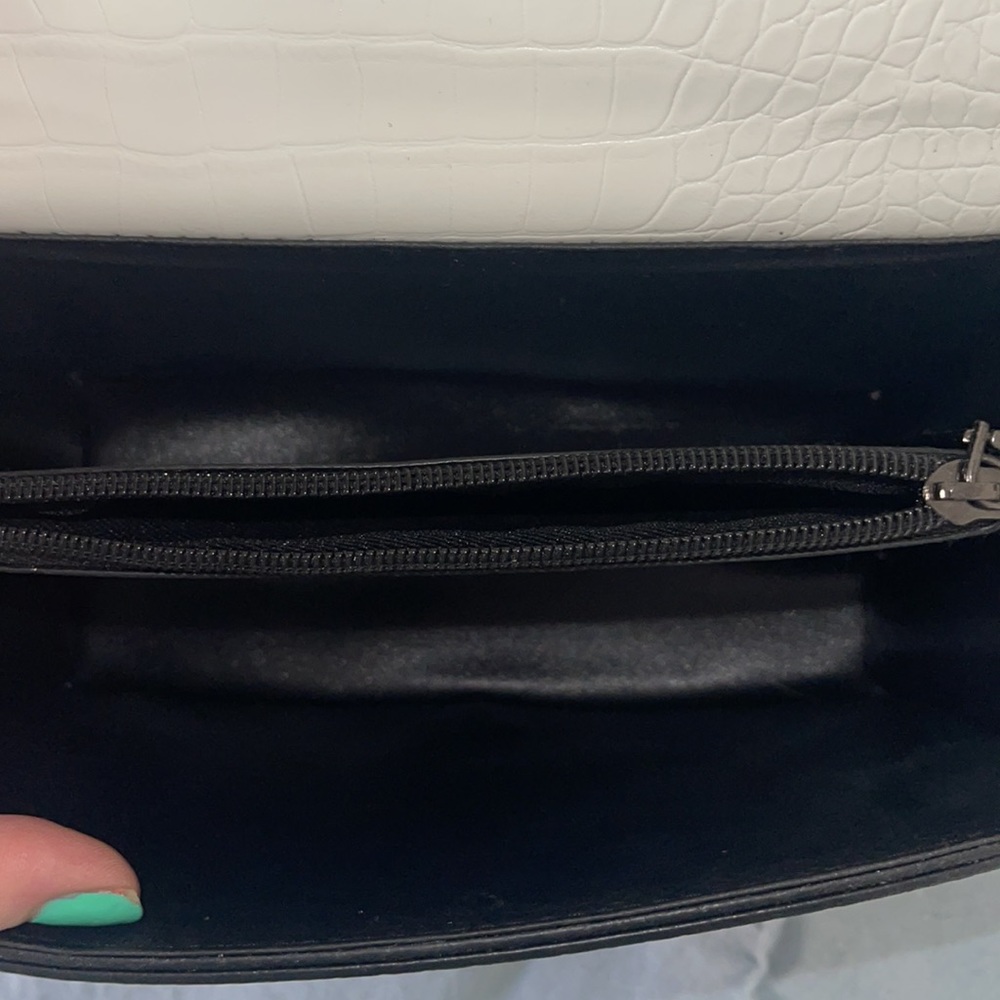 Purse - Picture 4 of 5